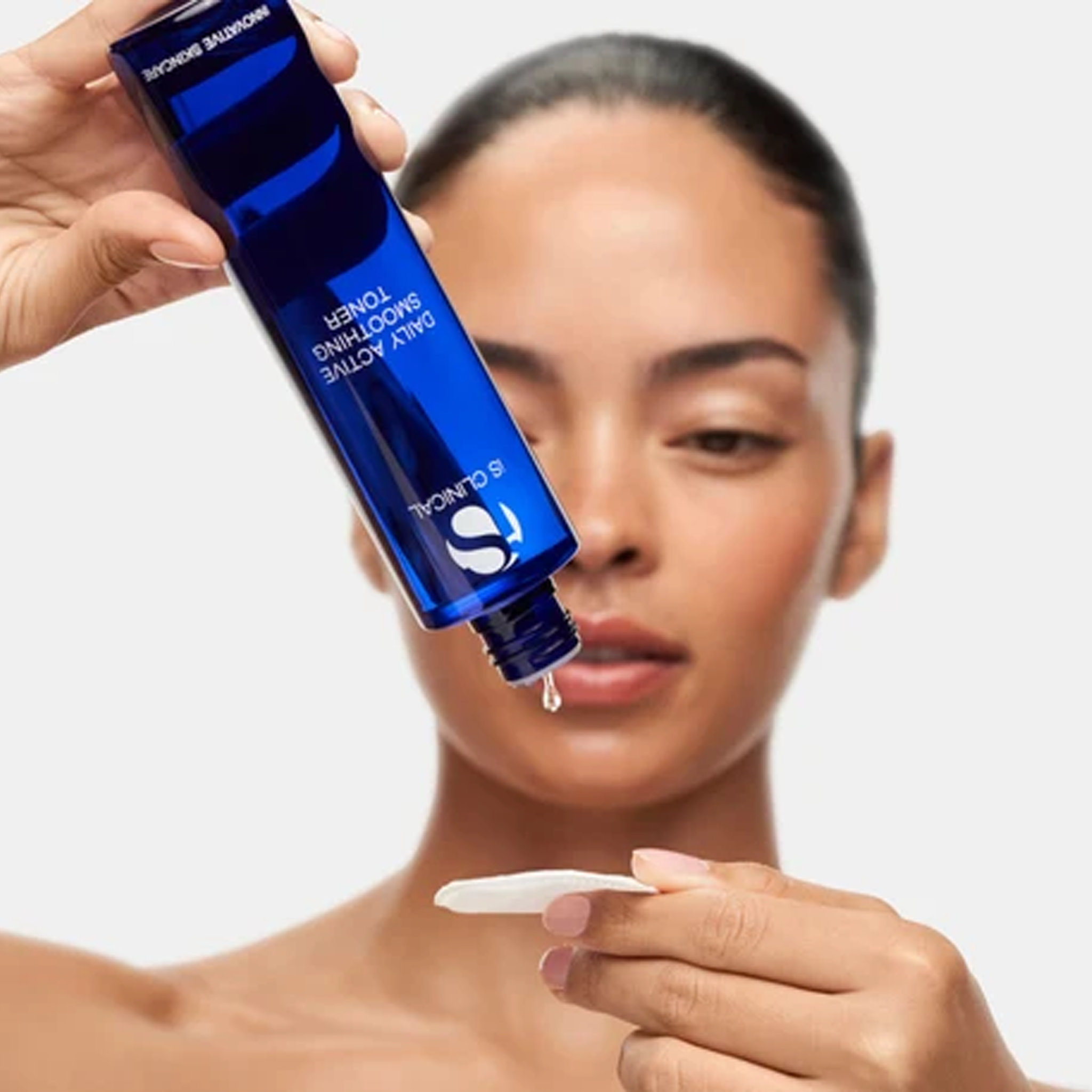iS Clinical Daily Active Smoothing Toner